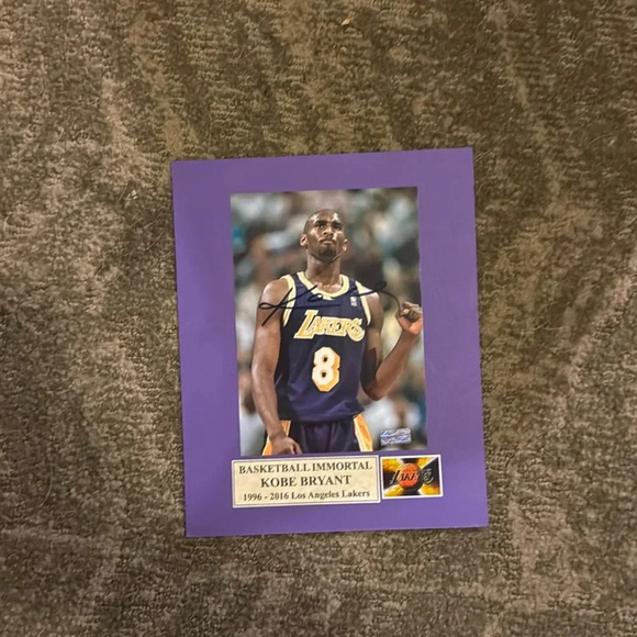 - Kobe Bryant Los Angeles Lakers signed photo - Picture 1 of 1